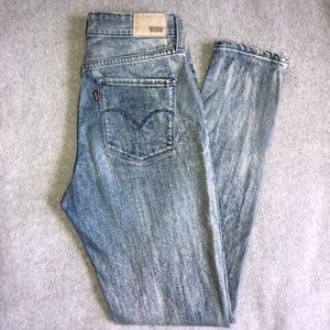 Levi High Rise Skinny Jean Light Wash Size 29 (US 8)